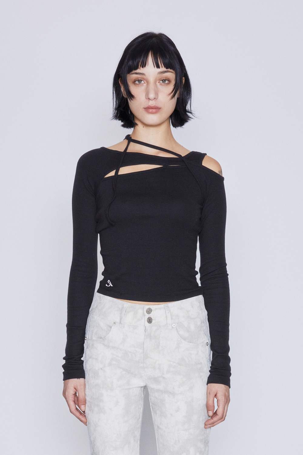 CUT-OUT LONG SLEEVE TOP (BLACK)